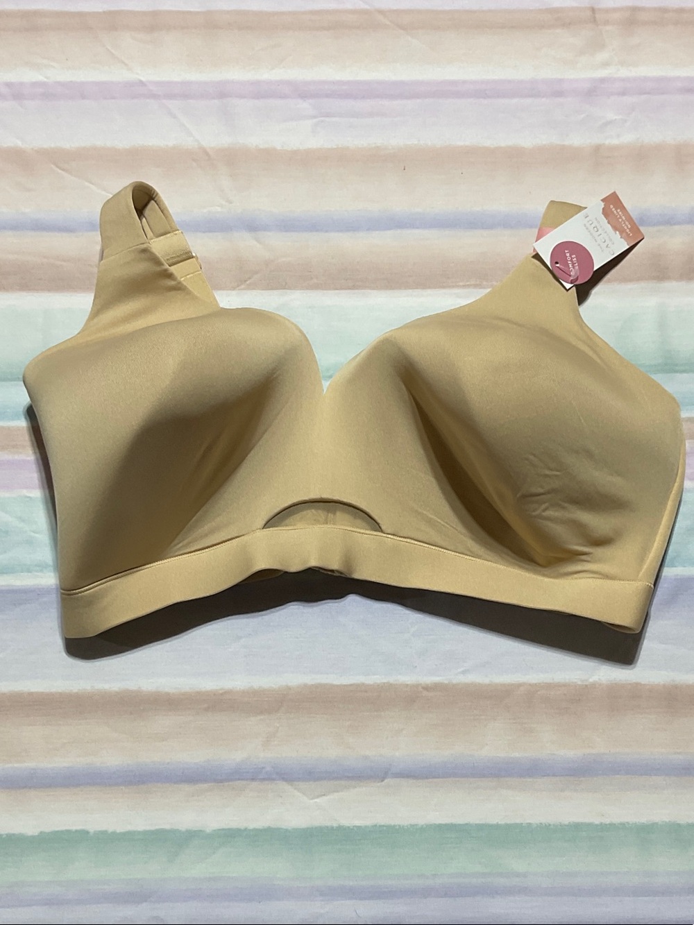 Cacique Size 38G Seamless Nude Wireless Smooth Coverage Bra